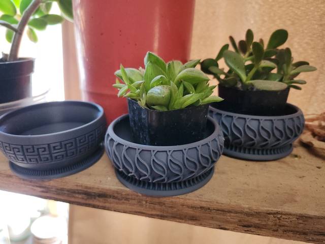 Patterned planter set
